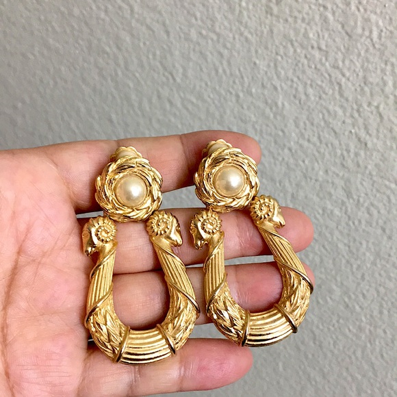 🖤Ram design clip earrings